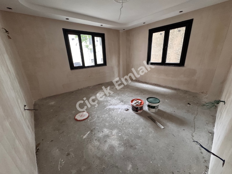Alibeyköy Çarşı İçinde Sıfır 2+1 Daire –Yüksek Giriş, Ebeveyn Banyolu