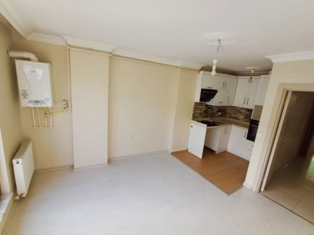 Karlıtepe Ordu Caddesi Yakını 2+1 Kiracılı Satılık Daire – 2.Kat & 60 m²