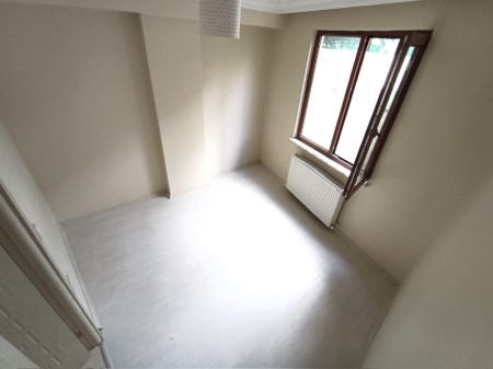 Karlıtepe Ordu Caddesi Yakını 2+1 Kiracılı Satılık Daire – 2.Kat & 60 m²