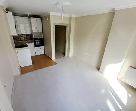Karlıtepe Ordu Caddesi Yakını 2+1 Kiracılı Satılık Daire – 2.Kat & 60 m²