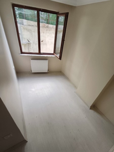 Karlıtepe Ordu Caddesi Yakını 2+1 Kiracılı Satılık Daire – 2.Kat & 60 m²