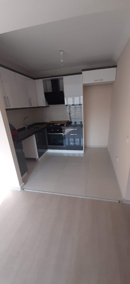 Alibeyköy Metro Yanı 2+1 Asansörlü Balkonlu Satılık Daire