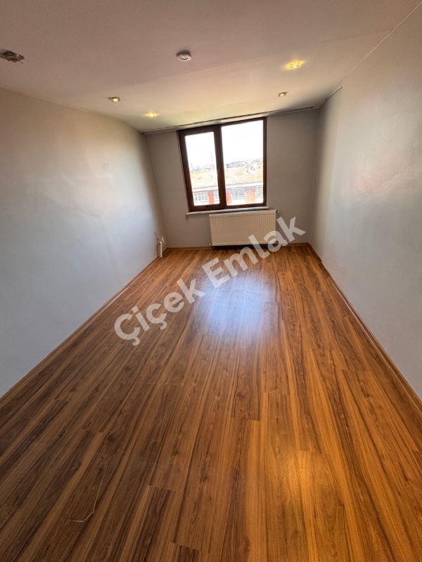 Akşemsettin'de 4+2 | 180 m2 | Büyük Satılık Dubleks