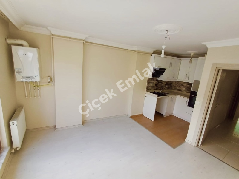 Karlıtepe Ordu Caddesi Yakını 2+1 Kiracılı Satılık Daire – 2.Kat & 60 m²