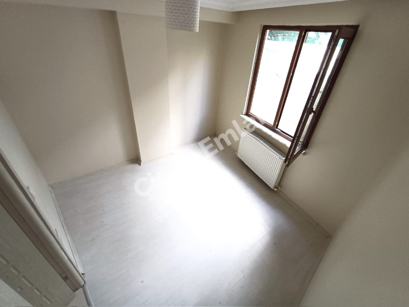 Karlıtepe Ordu Caddesi Yakını 2+1 Kiracılı Satılık Daire – 2.Kat & 60 m²