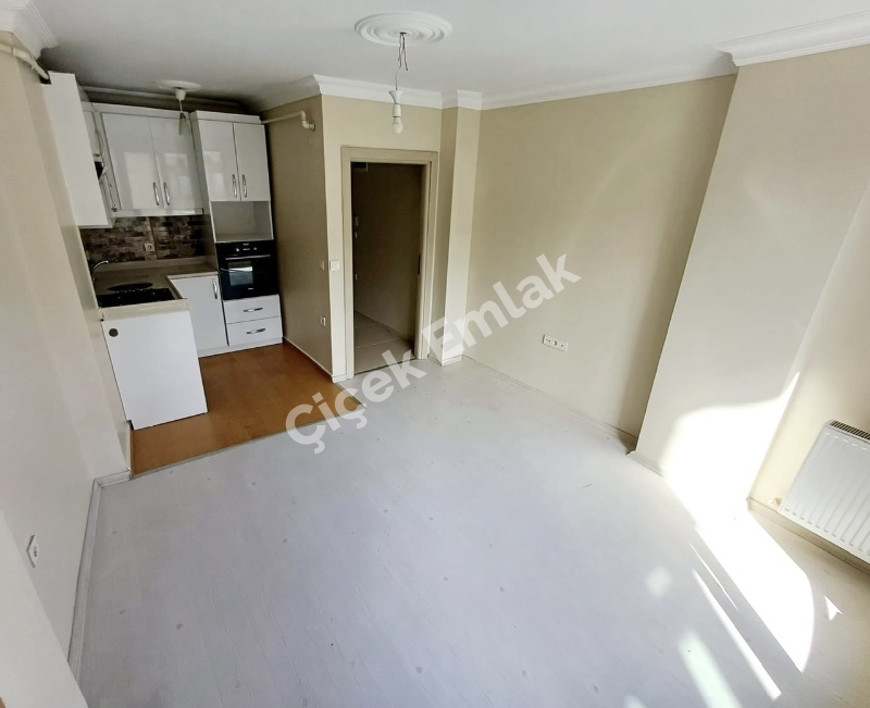 Karlıtepe Ordu Caddesi Yakını 2+1 Kiracılı Satılık Daire – 2.Kat & 60 m²