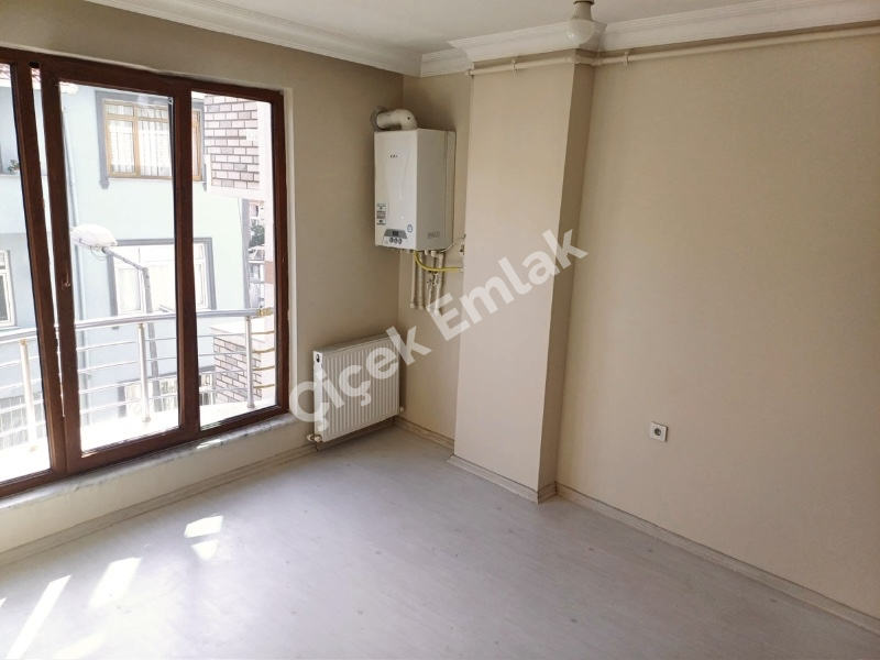 Karlıtepe Ordu Caddesi Yakını 2+1 Kiracılı Satılık Daire – 2.Kat & 60 m²