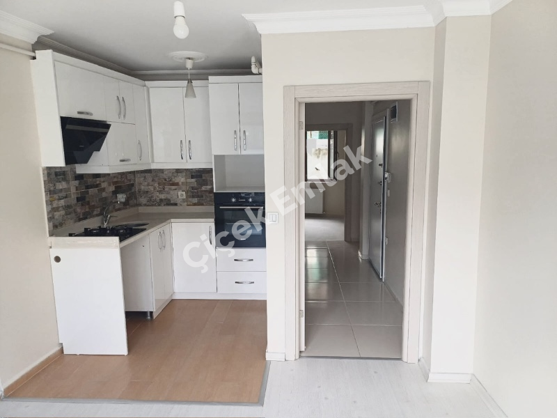 Karlıtepe Ordu Caddesi Yakını 2+1 Kiracılı Satılık Daire – 2.Kat & 60 m²