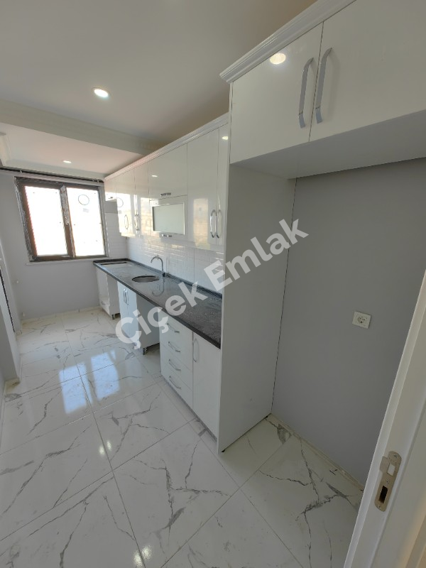 Alibeyköy Metro'ya Yakın Asansörlü Sıfır 2+1 Balkonlu Satılık Daire