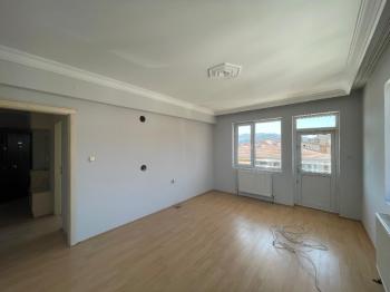 AFYON ÜÇOK EMLAKTAN FATİH MAH SATILIK FIRSAT 3+1 DAİRE