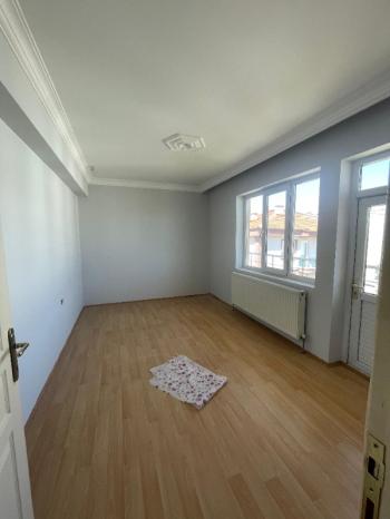 AFYON ÜÇOK EMLAKTAN FATİH MAH SATILIK FIRSAT 3+1 DAİRE