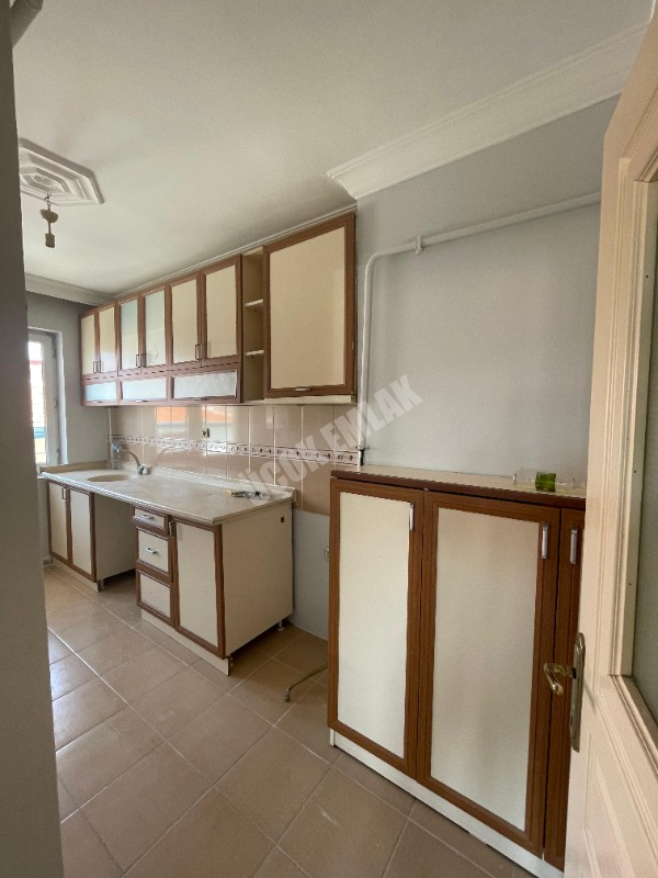AFYON ÜÇOK EMLAKTAN FATİH MAH SATILIK FIRSAT 3+1 DAİRE