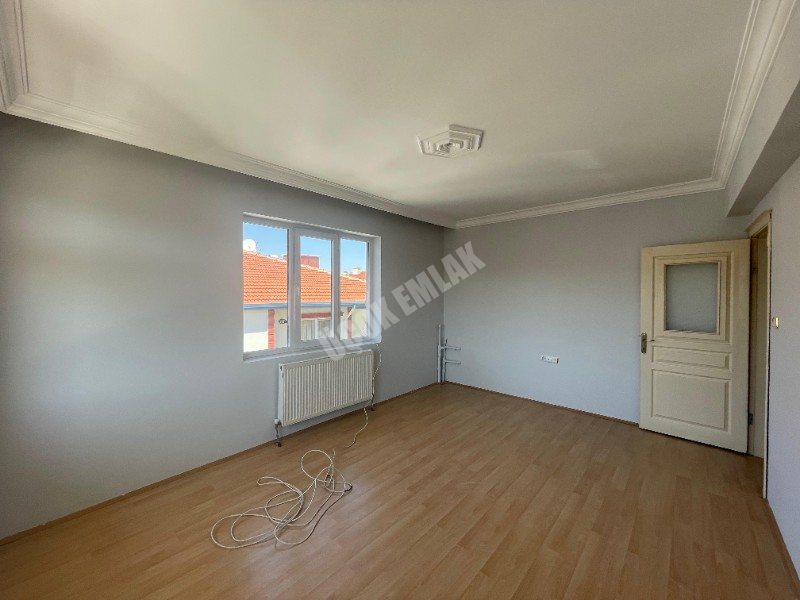 AFYON ÜÇOK EMLAKTAN FATİH MAH SATILIK FIRSAT 3+1 DAİRE