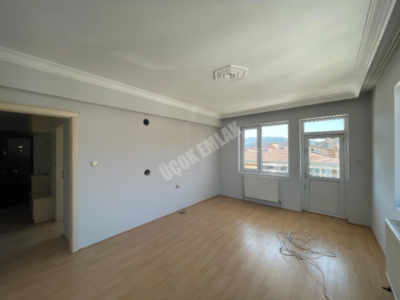 AFYON ÜÇOK EMLAKTAN FATİH MAH SATILIK FIRSAT 3+1 DAİRE