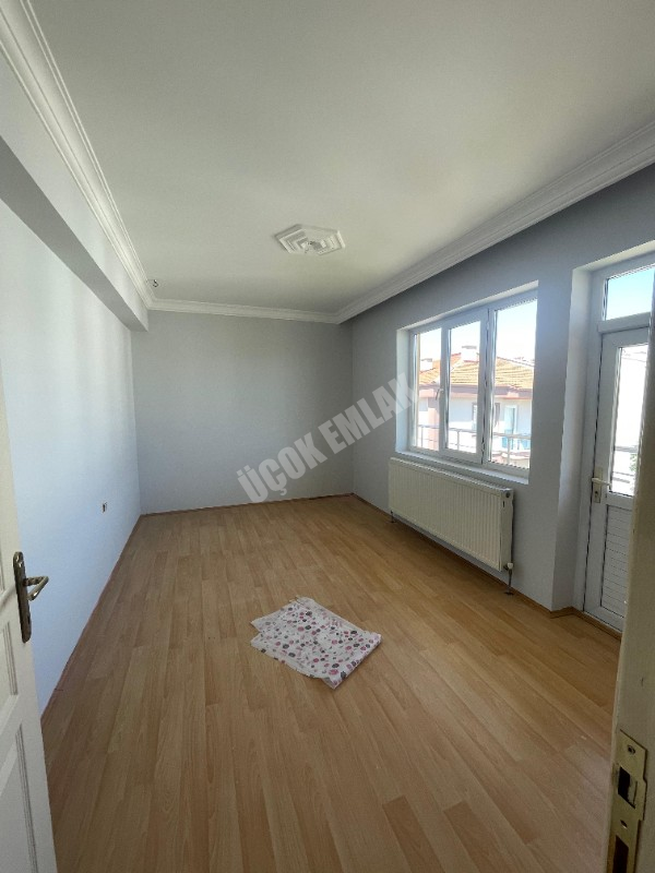 AFYON ÜÇOK EMLAKTAN FATİH MAH SATILIK FIRSAT 3+1 DAİRE