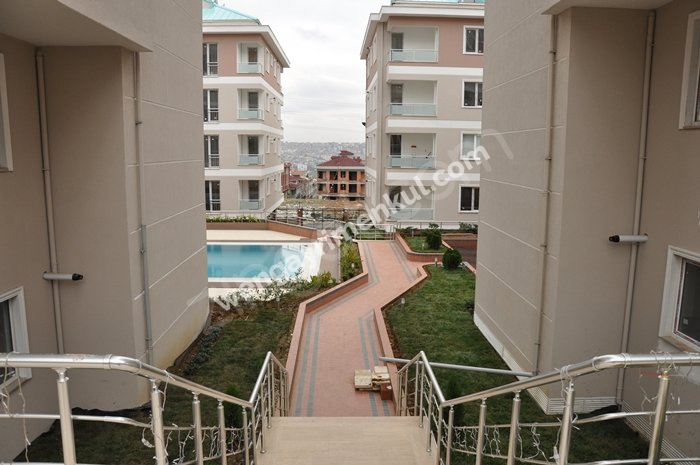  HALKALI SEVİNÇ EVLERİNDE FIRSAT BAKIMLI DAİRE
