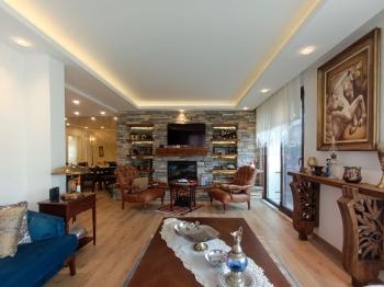 Beykoz'da Boğaz'ın Kalbine Saklanmış Müstakil, Bahçeli Villa