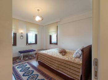 Beykoz'da Boğaz'ın Kalbine Saklanmış Müstakil, Bahçeli Villa