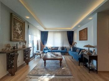 Beykoz'da Boğaz'ın Kalbine Saklanmış Müstakil, Bahçeli Villa