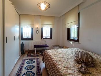 Beykoz'da Boğaz'ın Kalbine Saklanmış Müstakil, Bahçeli Villa