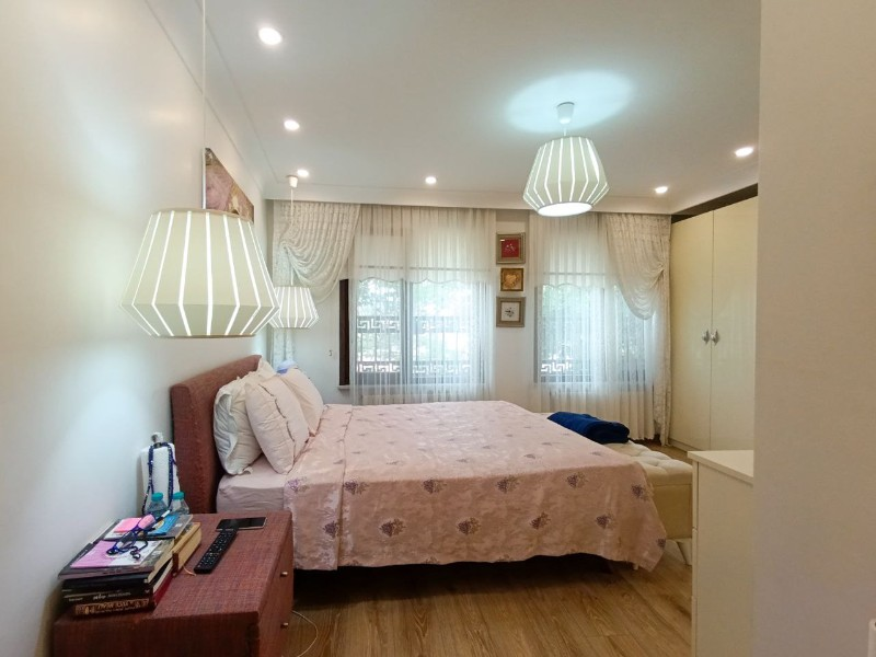 Beykoz'da Boğaz'ın Kalbine Saklanmış Müstakil, Bahçeli Villa