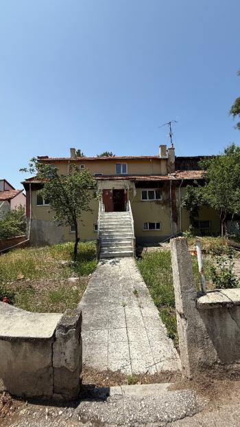 ACİL SATILIK GÜVENAY – ÇORUM BİNEVLER K TİPİ 2.KAT – 5+1 SATILIK VİLLA