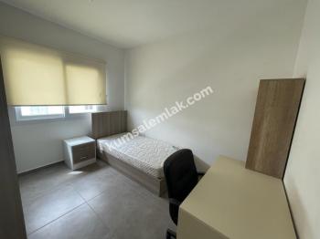 LEFKOŞA YENİKENT BÖLGESİNDE  ANA YOL ÜZERİNDE KİRALIK (TEMMUZ SONU MÜSAİT OLACAK ) EŞYALI DAİRE 