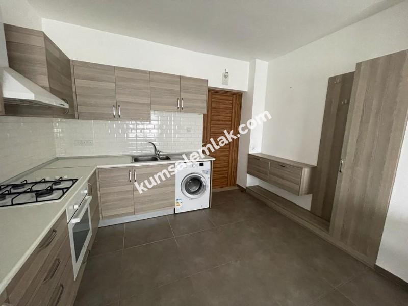 LEFKOŞA YENİKENT BÖLGESİNDE  ANA YOL ÜZERİNDE KİRALIK (TEMMUZ SONU MÜSAİT OLACAK ) EŞYALI DAİRE 