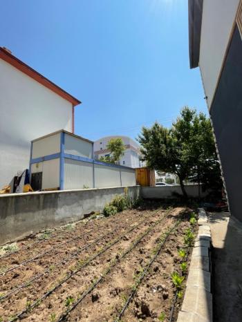 AFYON ÜÇOK EMLAKTAN FATİH MAH SATILIK 3 KATLI BİNA