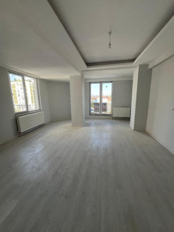 AFYON ÜÇOK EMLAKTAN YENİCE MAH SATILIK SIFIR CADDE ÜSTÜ ARAKAT 3+1 DAİRE