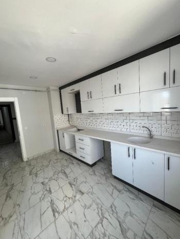 AFYON ÜÇOK EMLAKTAN YENİCE MAH SATILIK SIFIR CADDE ÜSTÜ ARAKAT 3+1 DAİRE