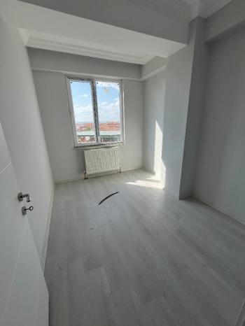 AFYON ÜÇOK EMLAKTAN YENİCE MAH SATILIK SIFIR CADDE ÜSTÜ ARAKAT 3+1 DAİRE