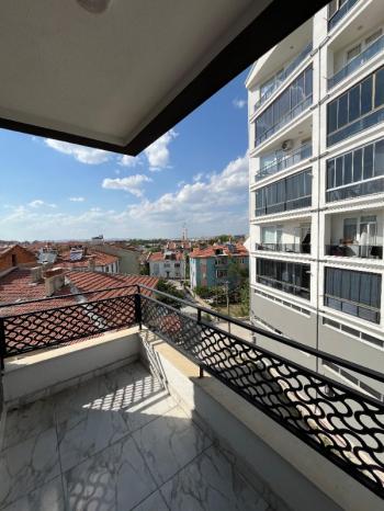 AFYON ÜÇOK EMLAKTAN YENİCE MAH SATILIK SIFIR CADDE ÜSTÜ ARAKAT 3+1 DAİRE