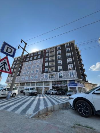 AFYON ÜÇOK EMLAKTAN YENİCE MAH SATILIK SIFIR CADDE ÜSTÜ ARAKAT 3+1 DAİRE