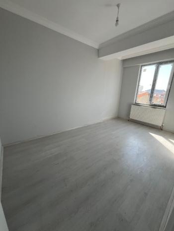 AFYON ÜÇOK EMLAKTAN YENİCE MAH SATILIK SIFIR CADDE ÜSTÜ ARAKAT 3+1 DAİRE
