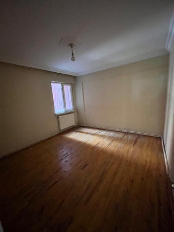 AFYON ÜÇOK EMLAKTAN ALİ İHSAN PAŞA MAH KİRALIK 3+1 TEMİZ BAKIMLI DAİRE