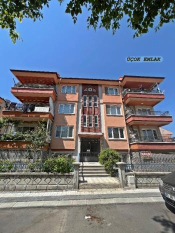AFYON ÜÇOK EMLAKTAN ALİ İHSAN PAŞA MAH KİRALIK 3+1 TEMİZ BAKIMLI DAİRE