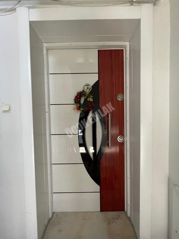 AFYON ÜÇOK EMLAKTAN FATİH MAH SATILIK 3 KATLI BİNA