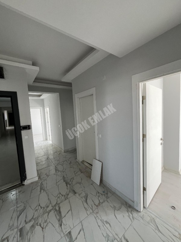 AFYON ÜÇOK EMLAKTAN YENİCE MAH SATILIK SIFIR CADDE ÜSTÜ ARAKAT 3+1 DAİRE
