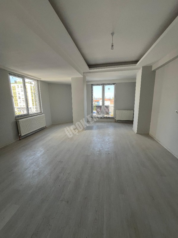 AFYON ÜÇOK EMLAKTAN YENİCE MAH SATILIK SIFIR CADDE ÜSTÜ ARAKAT 3+1 DAİRE