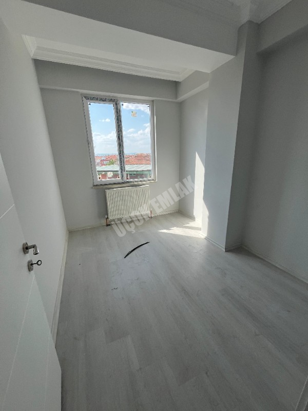AFYON ÜÇOK EMLAKTAN YENİCE MAH SATILIK SIFIR CADDE ÜSTÜ ARAKAT 3+1 DAİRE
