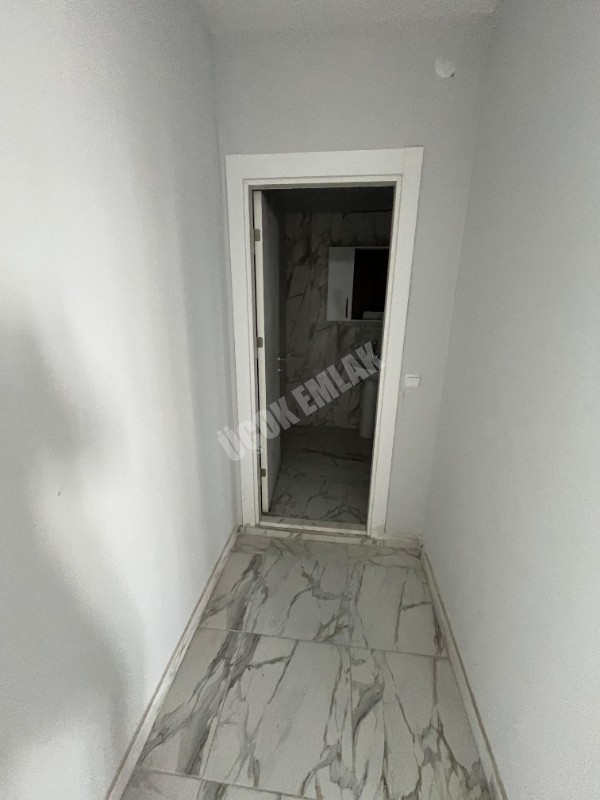 AFYON ÜÇOK EMLAKTAN YENİCE MAH SATILIK SIFIR CADDE ÜSTÜ ARAKAT 3+1 DAİRE