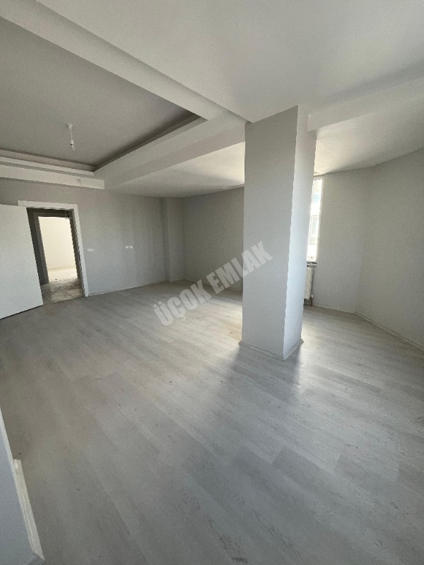 AFYON ÜÇOK EMLAKTAN YENİCE MAH SATILIK SIFIR CADDE ÜSTÜ ARAKAT 3+1 DAİRE