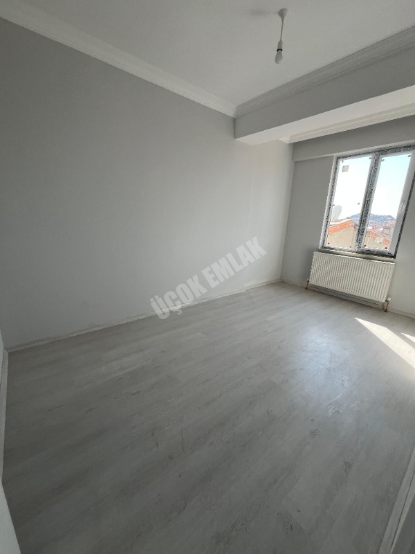 AFYON ÜÇOK EMLAKTAN YENİCE MAH SATILIK SIFIR CADDE ÜSTÜ ARAKAT 3+1 DAİRE