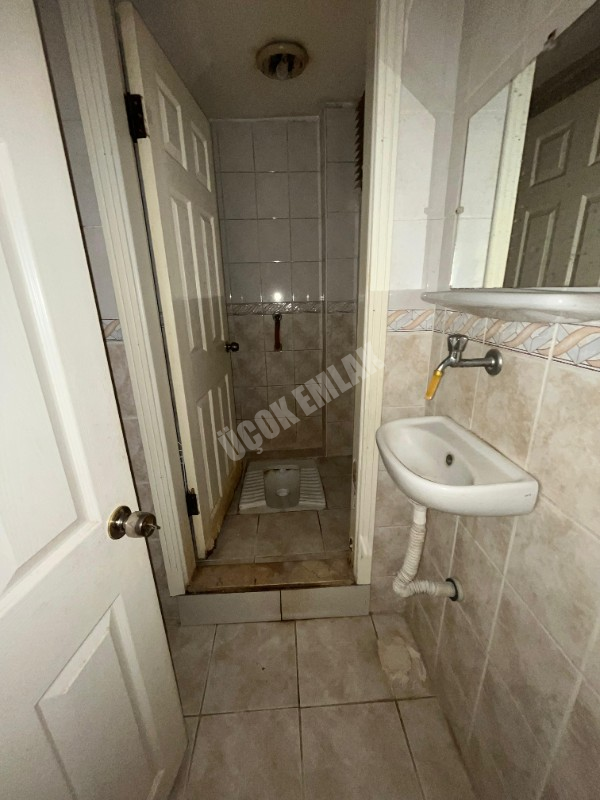 AFYON ÜÇOK EMLAKTAN ALİ İHSAN PAŞA MAH KİRALIK 3+1 TEMİZ BAKIMLI DAİRE