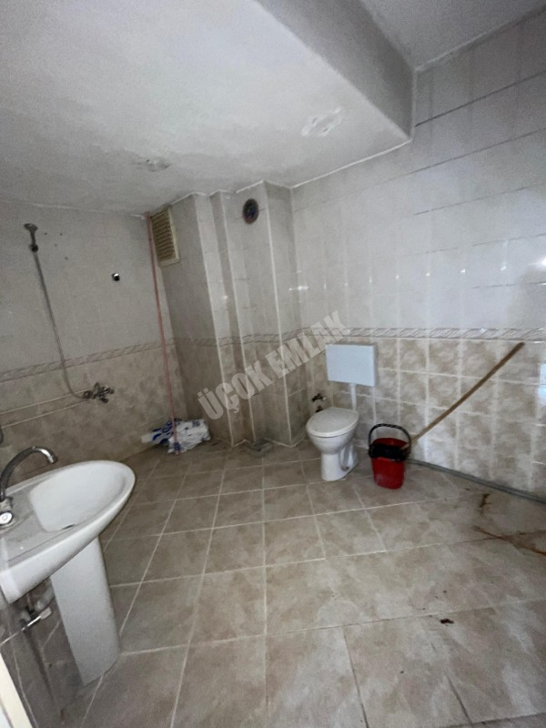 AFYON ÜÇOK EMLAKTAN ALİ İHSAN PAŞA MAH KİRALIK 3+1 TEMİZ BAKIMLI DAİRE