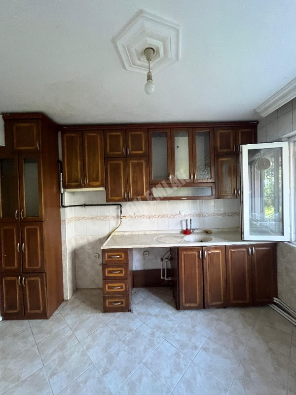 AFYON ÜÇOK EMLAKTAN ALİ İHSAN PAŞA MAH KİRALIK 3+1 TEMİZ BAKIMLI DAİRE