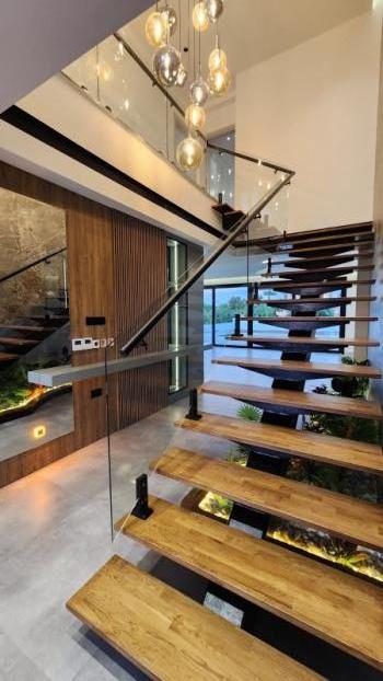 Girne Çatalköy Bölgesinde Satılık Yeni 4+1 Villa