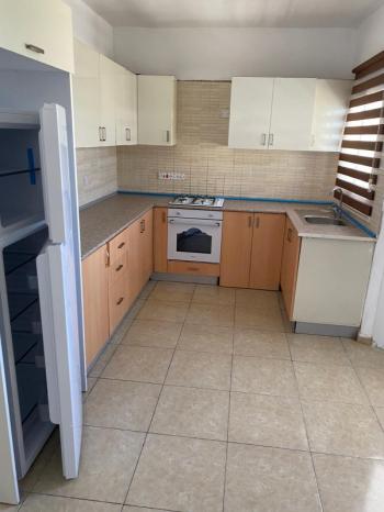 Lefkoşa Marmara Bölgesinde EŞYALI KİRALIK 3+1 DAİRE