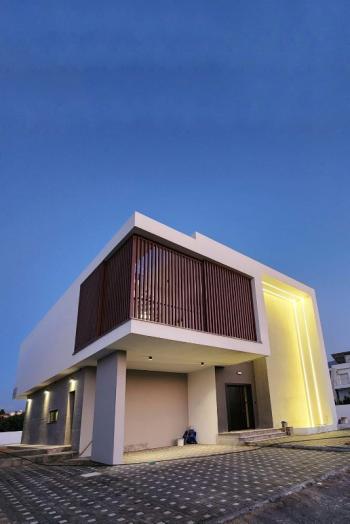 Girne Çatalköy Bölgesinde Satılık Yeni 4+1 Villa
